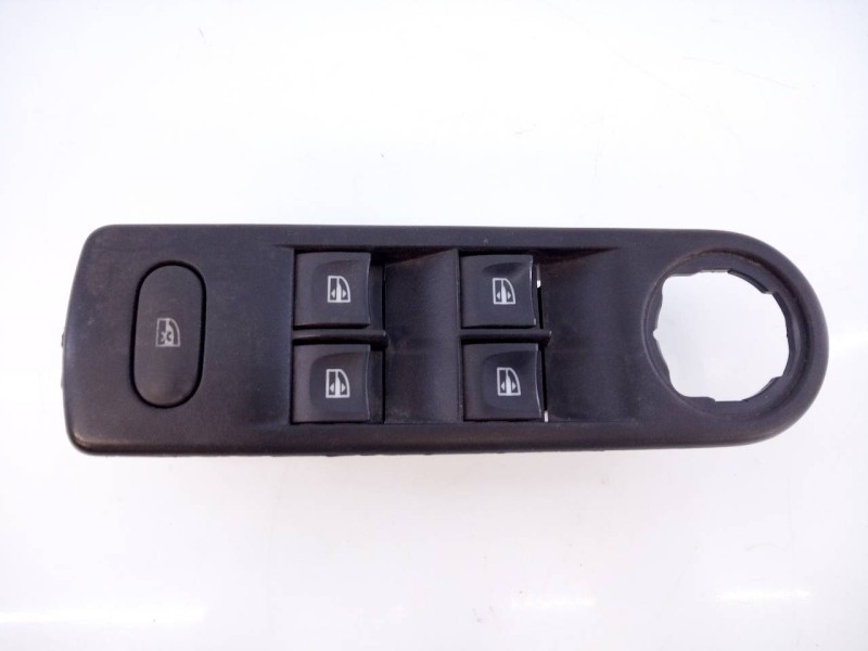 Recambio de mando elevalunas delantero izquierdo para renault captur dynamique referencia OEM IAM   E3-B5-2-2