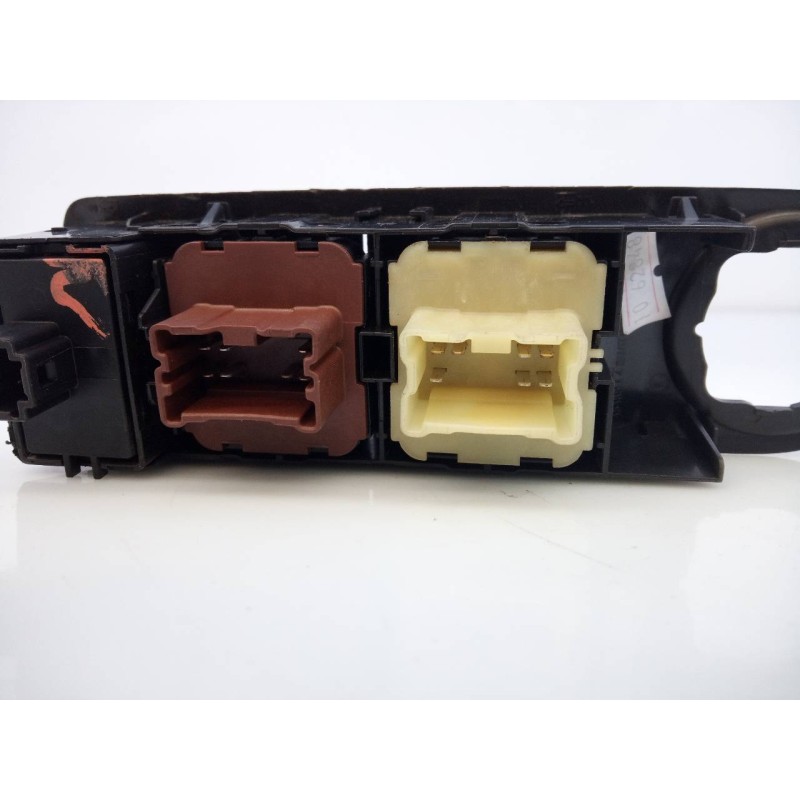 Recambio de mando elevalunas delantero izquierdo para renault captur dynamique referencia OEM IAM   E3-B5-2-2