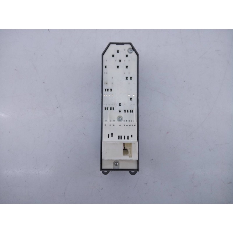 Recambio de mando elevalunas delantero izquierdo para toyota rav 4 advance referencia OEM IAM 0760R55  E3-B2-13-3