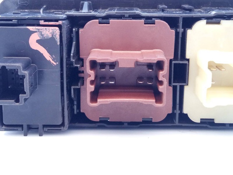 Recambio de mando elevalunas delantero izquierdo para renault captur dynamique referencia OEM IAM   E3-B5-2-2