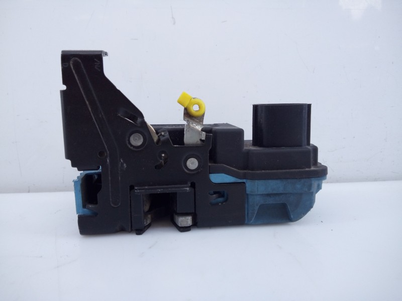 Recambio de cerradura puerta delantera derecha para volvo s60 berlina 2.4 d referencia OEM IAM 30663042  