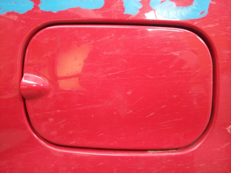 Recambio de tapa exterior combustible para dacia sandero laureate referencia OEM IAM   