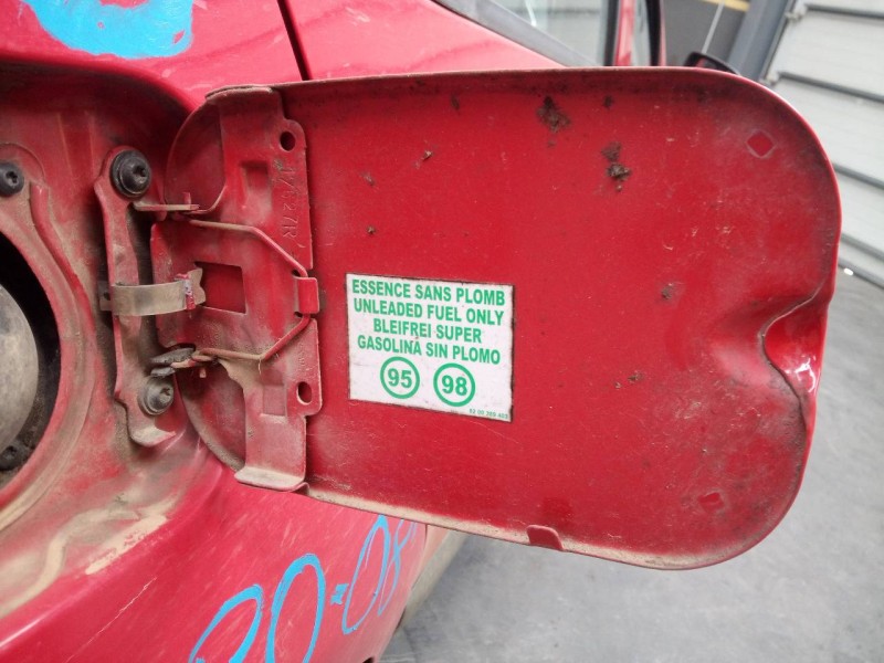 Recambio de tapa exterior combustible para dacia sandero laureate referencia OEM IAM   