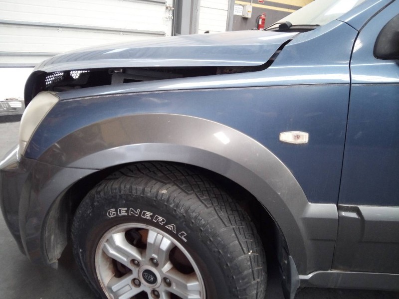 Recambio de aleta delantera izquierda para kia sorento 2.5 crdi ex referencia OEM IAM   