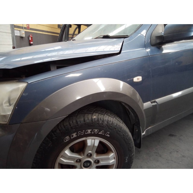 Recambio de aleta delantera izquierda para kia sorento 2.5 crdi ex referencia OEM IAM   