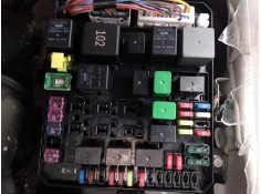 CAJA RELES / FUSIBLES 