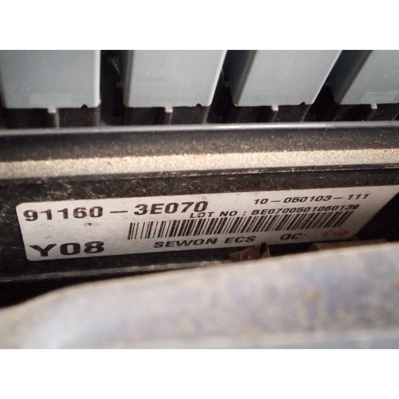 Recambio de caja reles / fusibles para kia sorento 2.5 crdi ex referencia OEM IAM 911603E070  