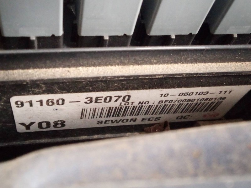 Recambio de caja reles / fusibles para kia sorento 2.5 crdi ex referencia OEM IAM 911603E070  