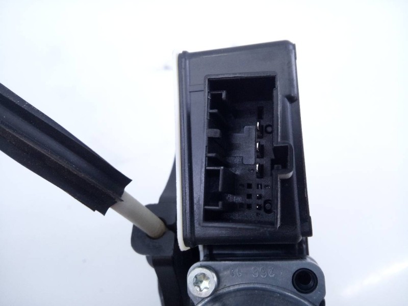 Recambio de elevalunas trasero derecho para skoda karoq (nu) ambition 4x4 referencia OEM IAM 5Q0959812E  E1-A5-47-2