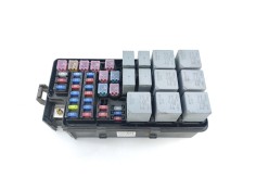 CAJA RELES / FUSIBLES 0180J200AH 050304 E3-A1-5-1