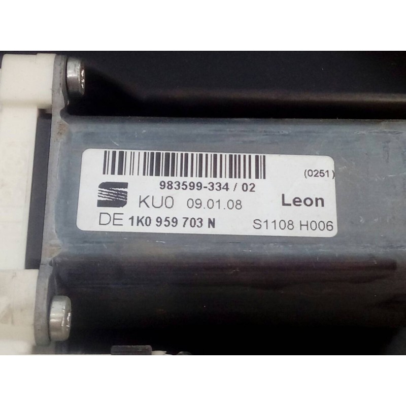 Recambio de elevalunas trasero izquierdo para seat leon (1p1) fr referencia OEM IAM 1P0839461A 1P0839401E E1-B6-20-1