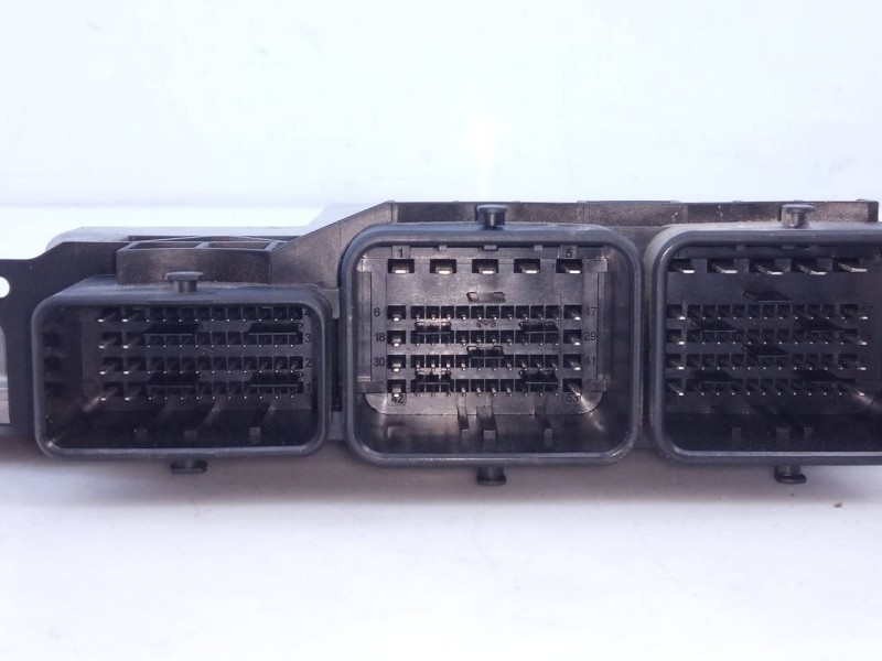 Recambio de centralita motor uce para peugeot 208 active referencia OEM IAM 9807885980  E3-B2-30-3