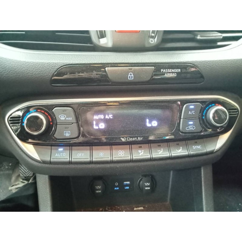 Recambio de mando climatizador para hyundai i30 (pd) essence referencia OEM IAM 97250G4200  E3-A3-43-1