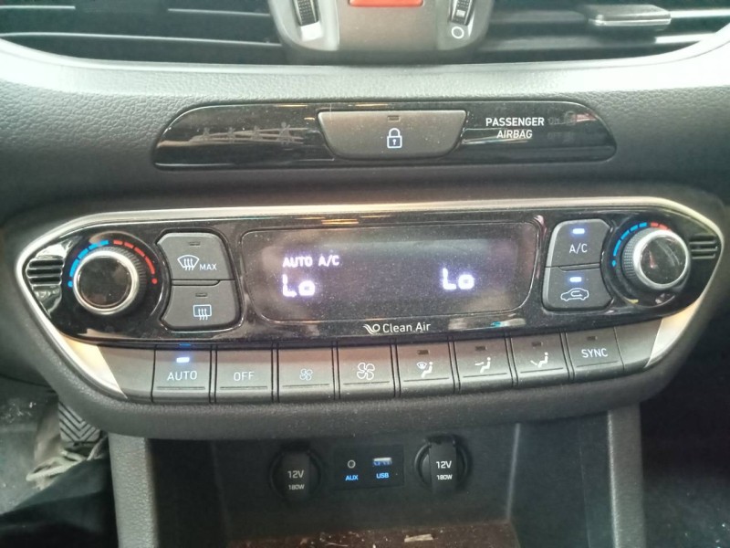 Recambio de mando climatizador para hyundai i30 (pd) essence referencia OEM IAM 97250G4200  E3-A3-43-1