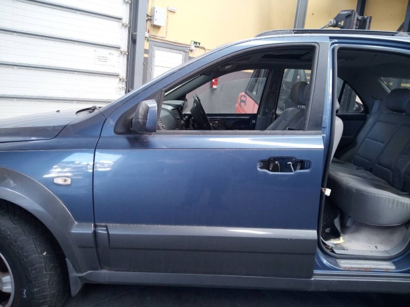 Recambio de puerta delantera izquierda para kia sorento 2.5 crdi ex referencia OEM IAM   