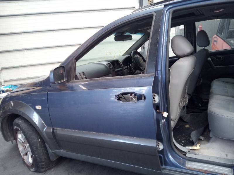 Recambio de puerta delantera izquierda para kia sorento 2.5 crdi ex referencia OEM IAM   