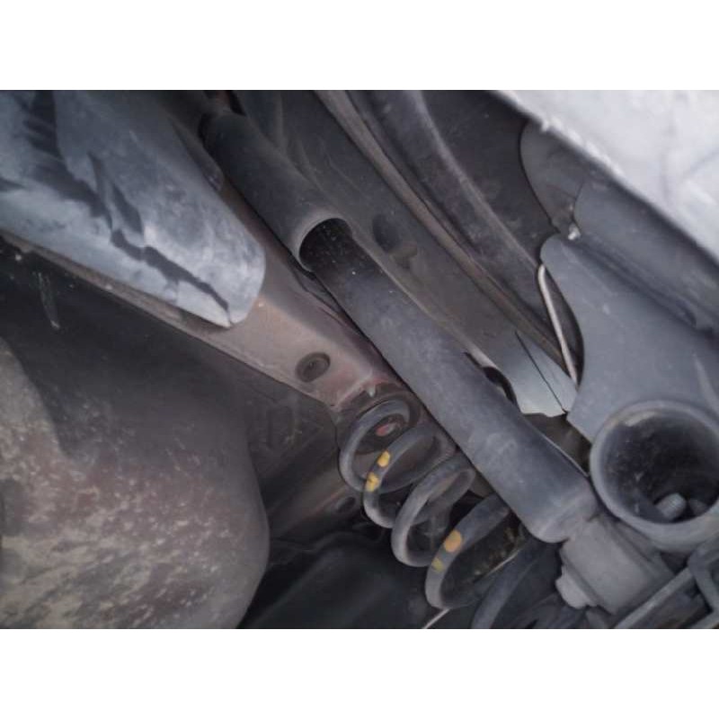 Recambio de amortiguador trasero derecho para renault captur dynamique referencia OEM IAM   