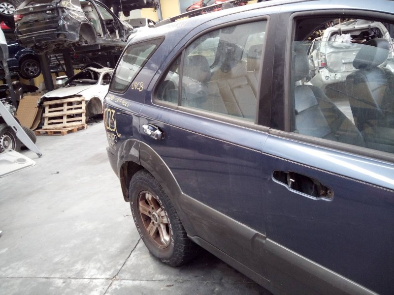 Recambio de puerta trasera derecha para kia sorento 2.5 crdi ex referencia OEM IAM   