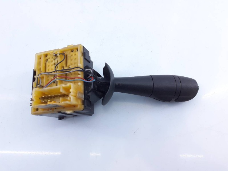 Recambio de mando limpia para renault captur dynamique referencia OEM IAM 255675887R  E2-A1-2-3