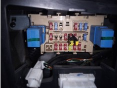 CAJA RELES / FUSIBLES 