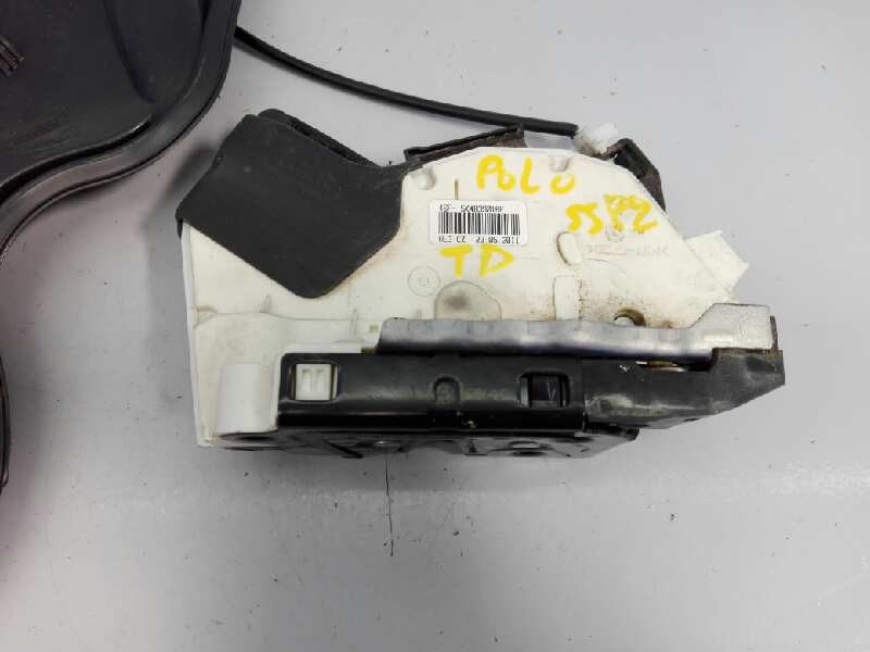 Recambio de cerradura puerta trasera derecha para volkswagen polo (6r1) advance referencia OEM IAM 5K4839016F  E1-B6-16-2