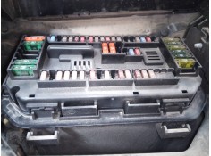 CAJA RELES / FUSIBLES 