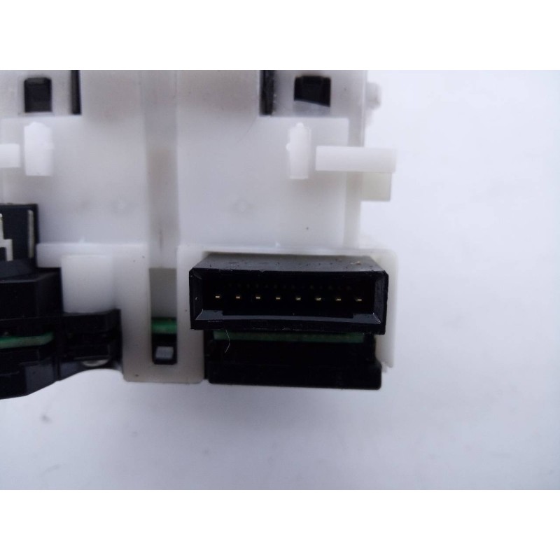 Recambio de mando limpia para nissan qashqai (j10) 360 referencia OEM IAM   E3-B4-32-1