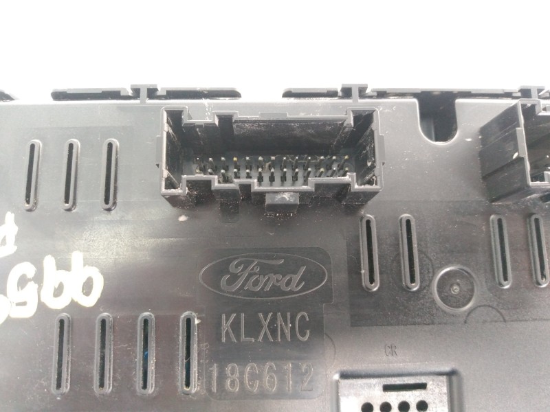 Recambio de mando climatizador para ford puma hybrid st-line referencia OEM IAM MN1T18C612AB KLXNC18C612 E3-B3-40-3
