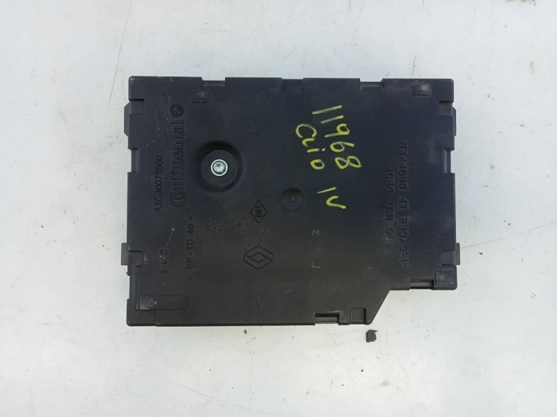 Recambio de modulo electronico para renault clio iv dynamique referencia OEM IAM 285902325R S180151002G E2-A1-38-7