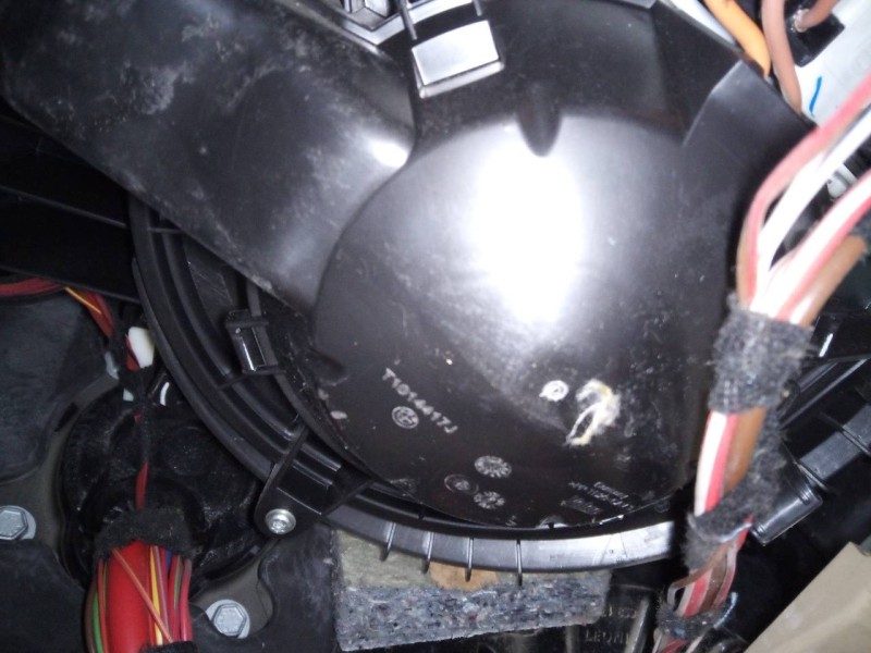 Recambio de ventilador calefaccion para bmw serie 3 lim. (f30) 320d xdrive referencia OEM IAM T1014417J  