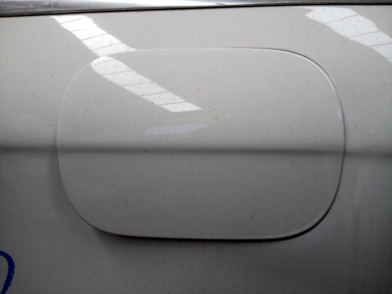 Recambio de tapa exterior combustible para audi a6 berlina (4f2) 2.0 tdi referencia OEM IAM   