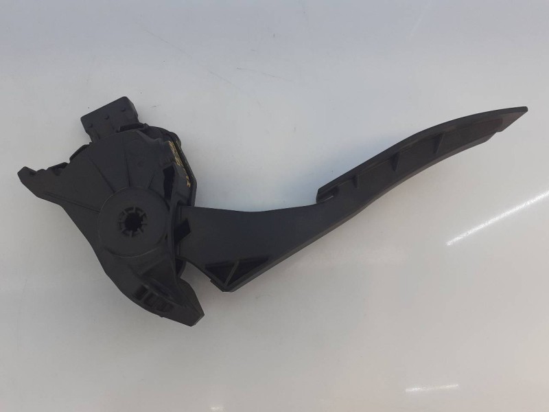 Recambio de pedal acelerador para opel insignia berlina excellence referencia OEM IAM 13237352  E3-A5-4-1