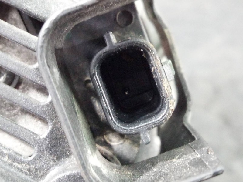 Recambio de alternador para renault clio iv dynamique referencia OEM IAM 231008918R  P3-B5-28-3