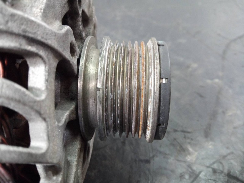 Recambio de alternador para renault clio iv dynamique referencia OEM IAM 231008918R  P3-B5-28-3