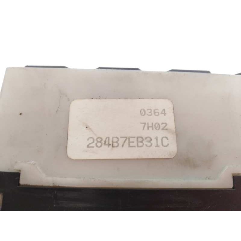 Recambio de caja reles / fusibles para nissan navara pick-up (d40m) doble cab se 4x4 referencia OEM IAM 284B7EB31C  E3-B4-22-3