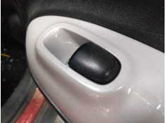 MANDO ELEVALUNAS TRASERO DERECHO 