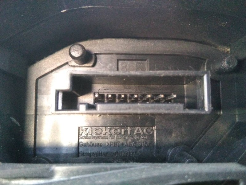 Recambio de cerradura puerta trasera derecha para bmw serie 1 berlina (e81/e87) 118d referencia OEM IAM 51227202148 7167070 E1-A