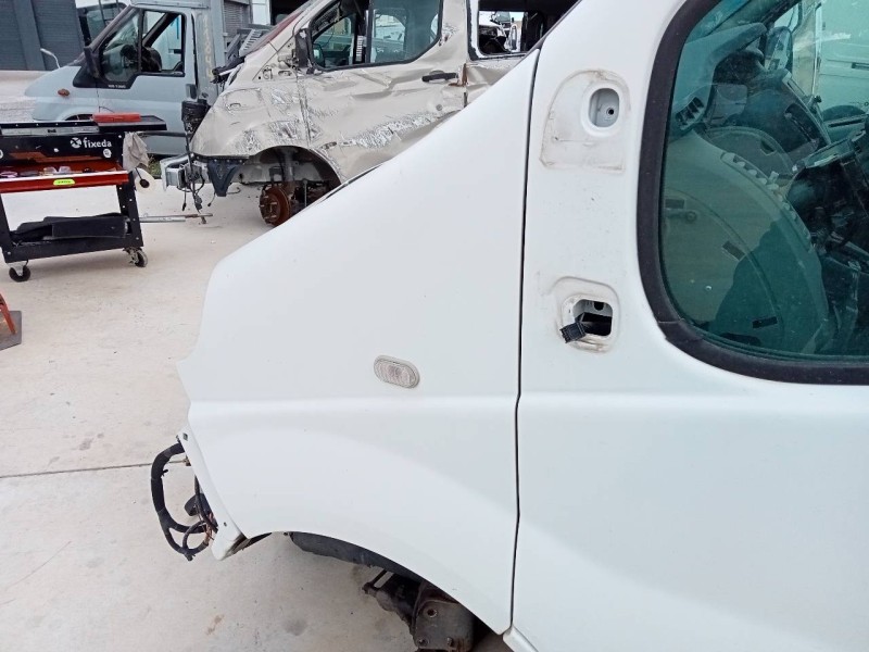 Recambio de aleta delantera izquierda para nissan primastar (x..) combi x83 referencia OEM IAM   