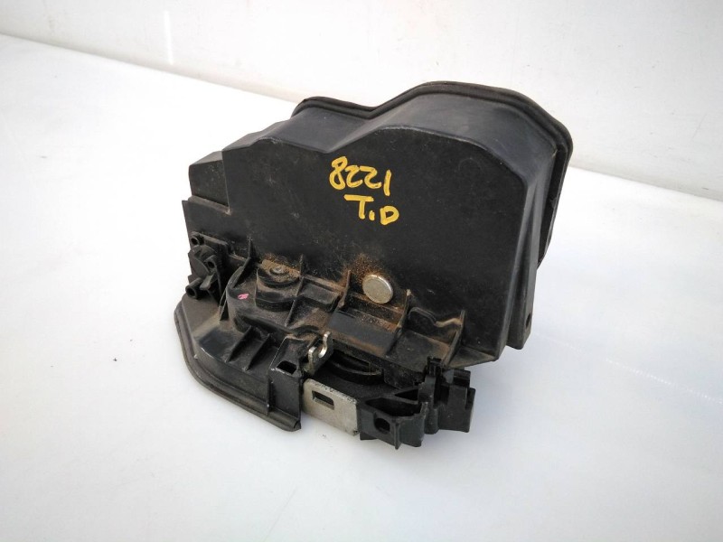 Recambio de cerradura puerta trasera derecha para bmw serie 1 berlina (e81/e87) 118d referencia OEM IAM 51227202148 7167070 E1-A