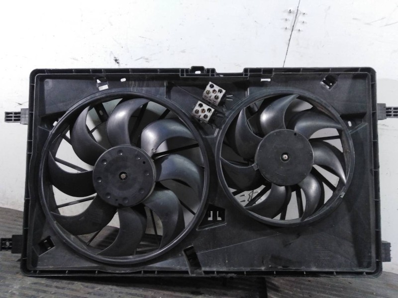 Recambio de electroventilador para nissan nv400 pritsche l3h1 3,5t referencia OEM IAM 8240590  P2-B7-12