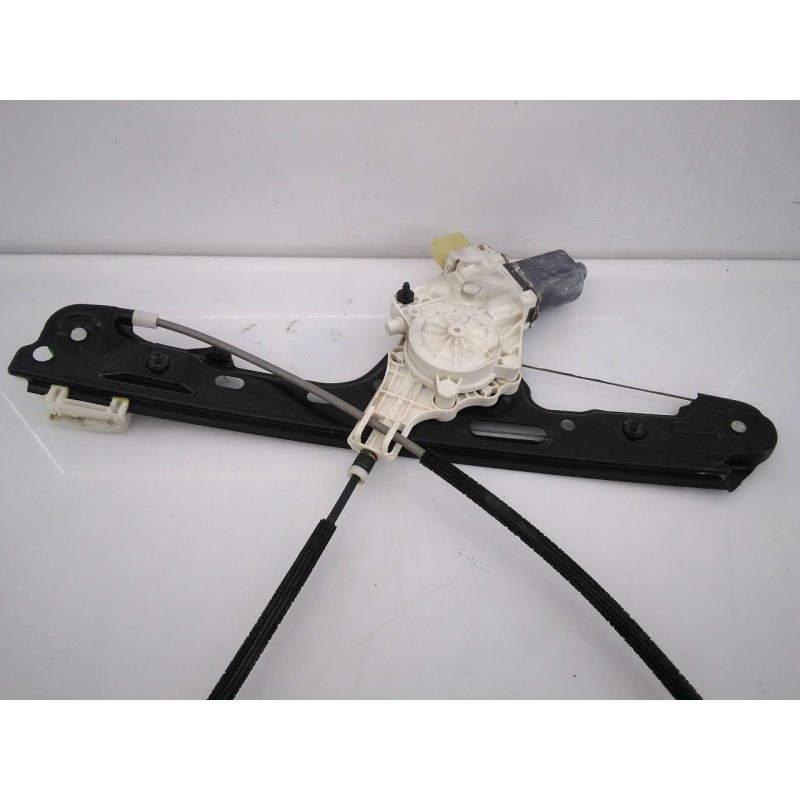 Recambio de elevalunas delantero izquierdo para bmw serie 1 berlina (e81/e87) 118i referencia OEM IAM 0130822228  E1-A3-12-1