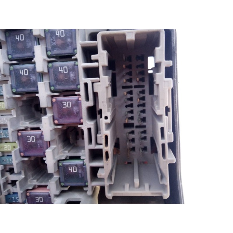 Recambio de caja reles / fusibles para mazda 6 lim. (gh) 2.2 ce 163 luxury (5-ptas.) referencia OEM IAM   E3-B5-23-2