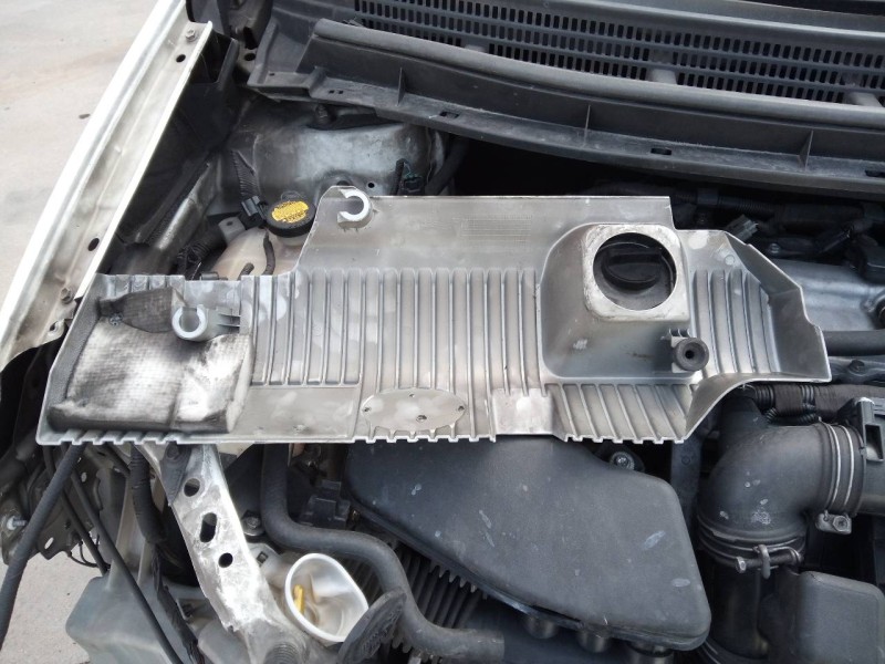 Recambio de tapa motor para toyota prius (nhw30) advance referencia OEM IAM   