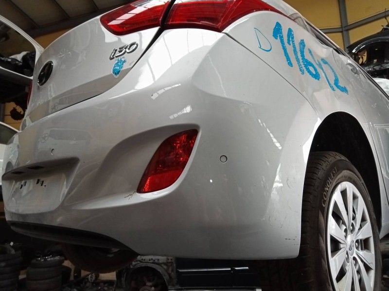Recambio de paragolpes trasero para hyundai i30 (gd) trend referencia OEM IAM   