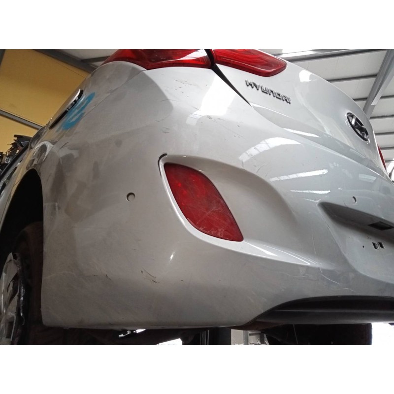 Recambio de paragolpes trasero para hyundai i30 (gd) trend referencia OEM IAM   