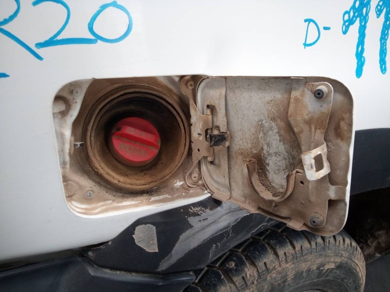 Recambio de tapa exterior combustible para nissan terrano/terrano.ii (r20) comfort referencia OEM IAM   