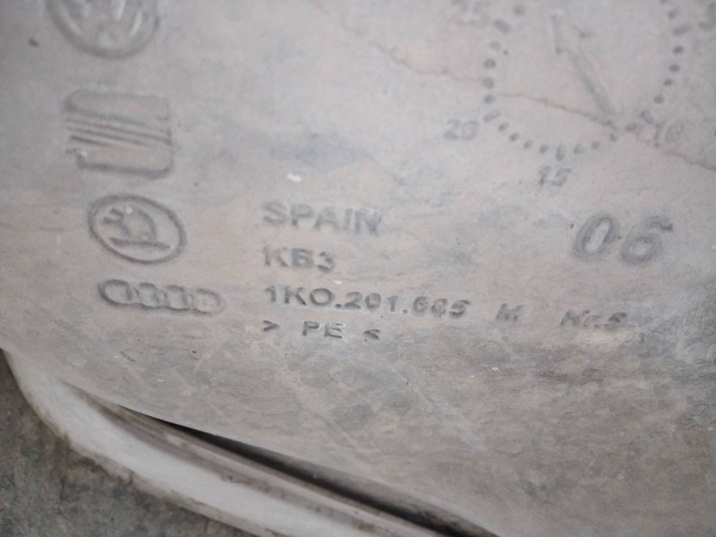 Recambio de deposito combustible para seat leon (1p1) stylance / style referencia OEM IAM 1K0201685M  