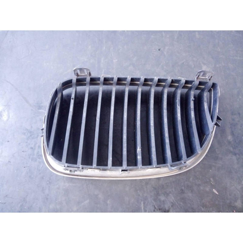 Recambio de rejilla delantera para bmw serie 1 berlina (e81/e87) 116d referencia OEM IAM 511370771309  P2-A2-22