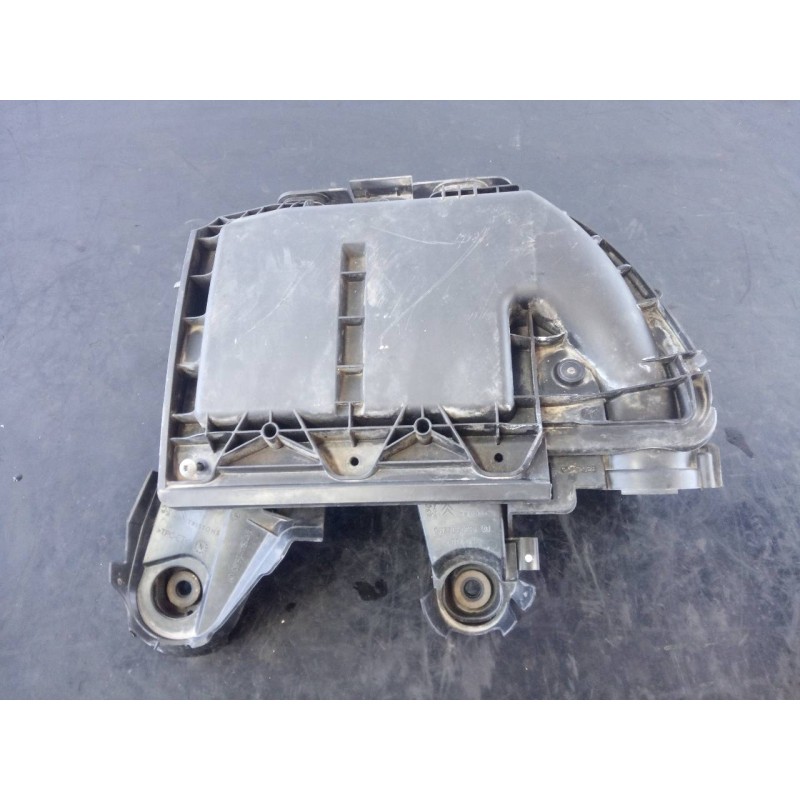Recambio de filtro aire para peugeot partner kasten confort l1 referencia OEM IAM 9678061080  P2-B3-18