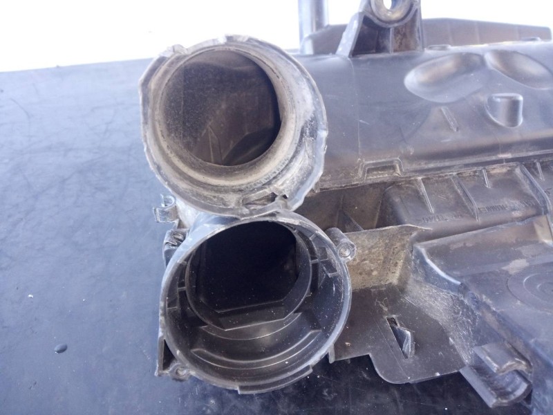 Recambio de filtro aire para peugeot partner kasten confort l1 referencia OEM IAM 9678061080  P2-B3-18